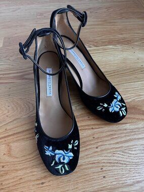 Roberto Festa Black Velvet Floral Embroidered Ankle Strap Heels EU 38 Unworn
